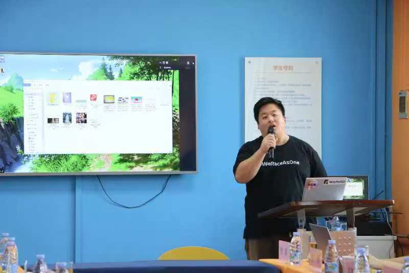 为郑州百年职校开展公益AI培训配图 3